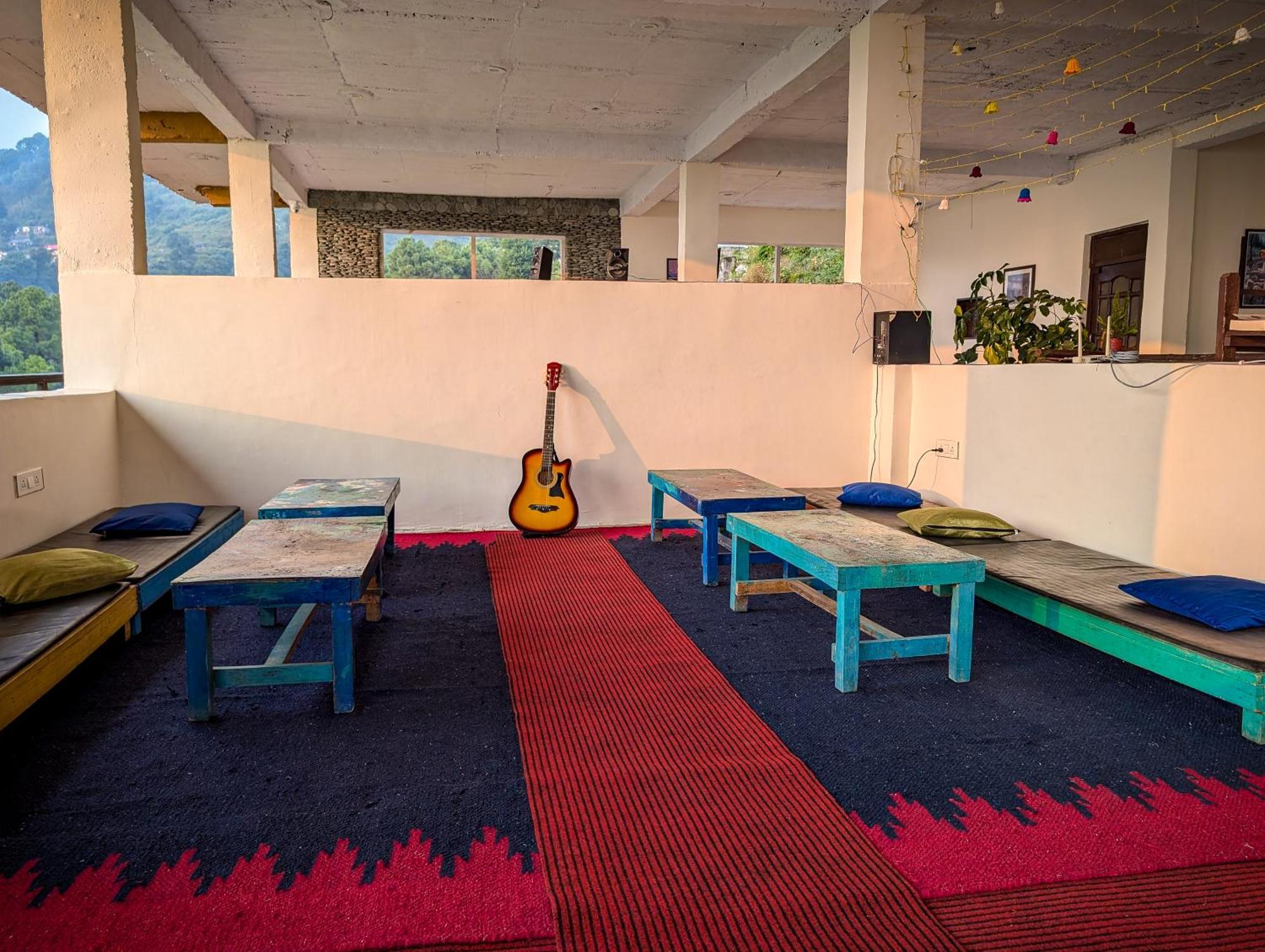 Hobo Hostel Dharamshala Exteriör bild