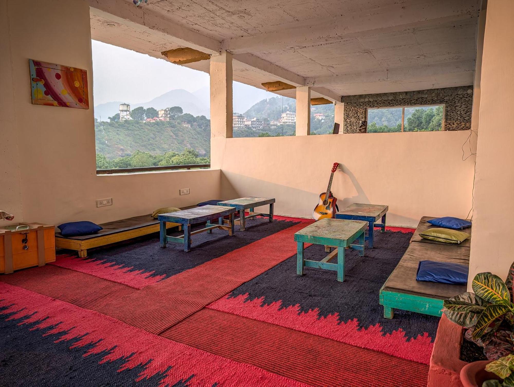 Hobo Hostel Dharamshala Exteriör bild