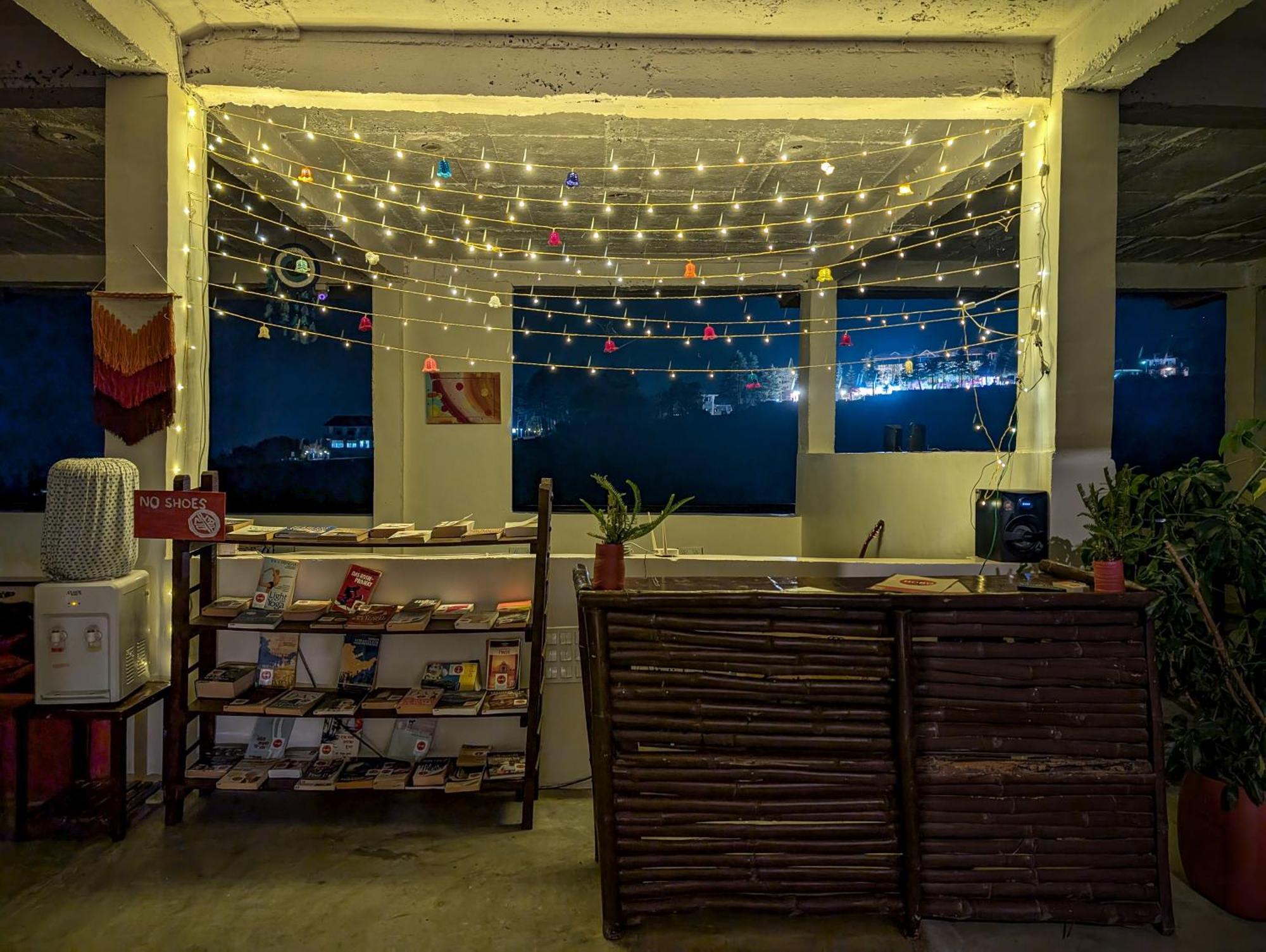 Hobo Hostel Dharamshala Exteriör bild